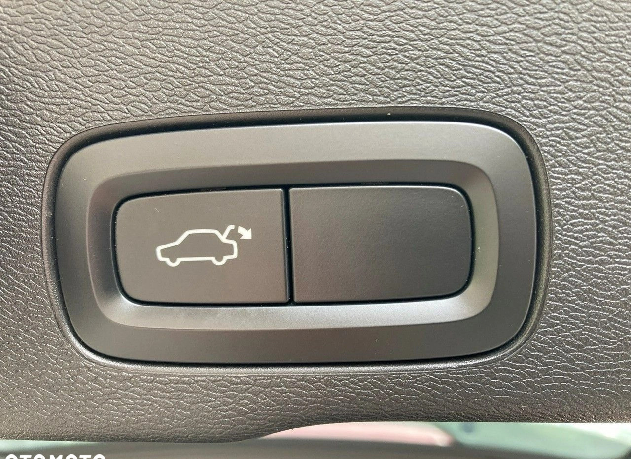 Volvo XC 60 cena 118900 przebieg: 141000, rok produkcji 2018 z Konstantynów Łódzki małe 529
